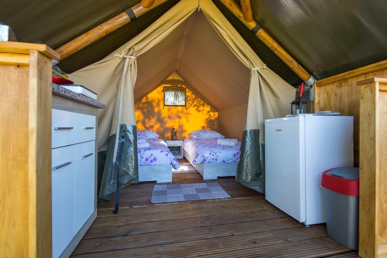 Kamp Romantik - Glamping 라빈 외부 사진